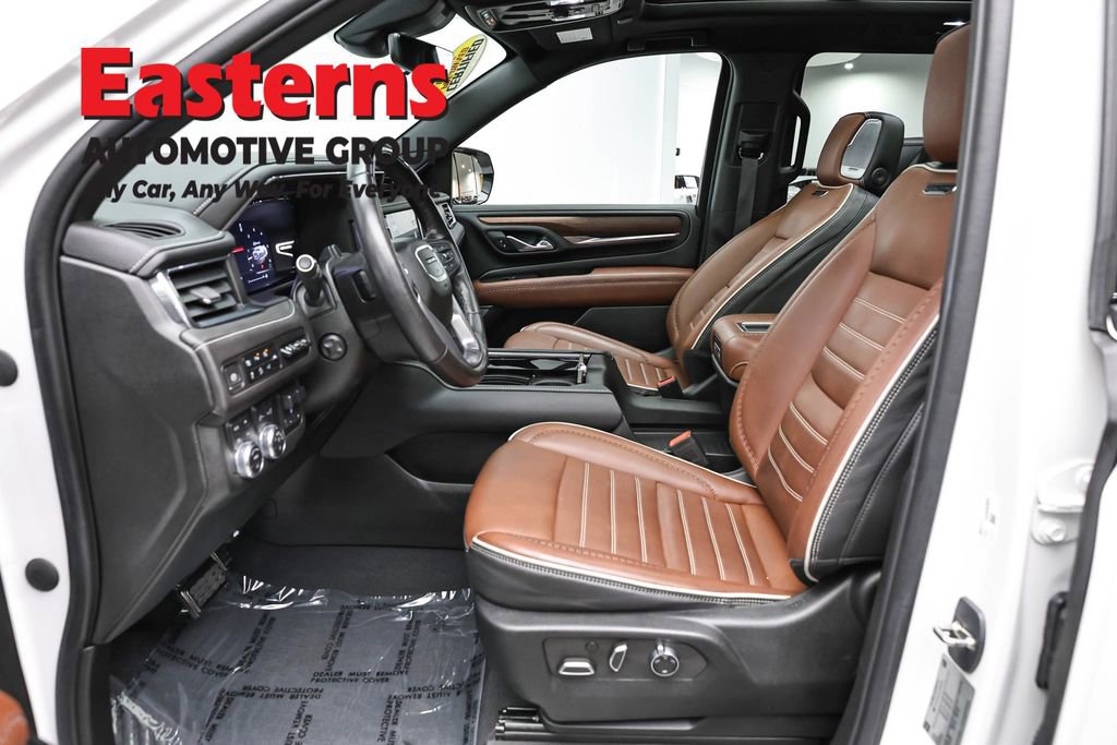 Used 2023 GMC Yukon XL Denali Ultimate w/ LPO, Floor Liner Package AWD/4WD image 14