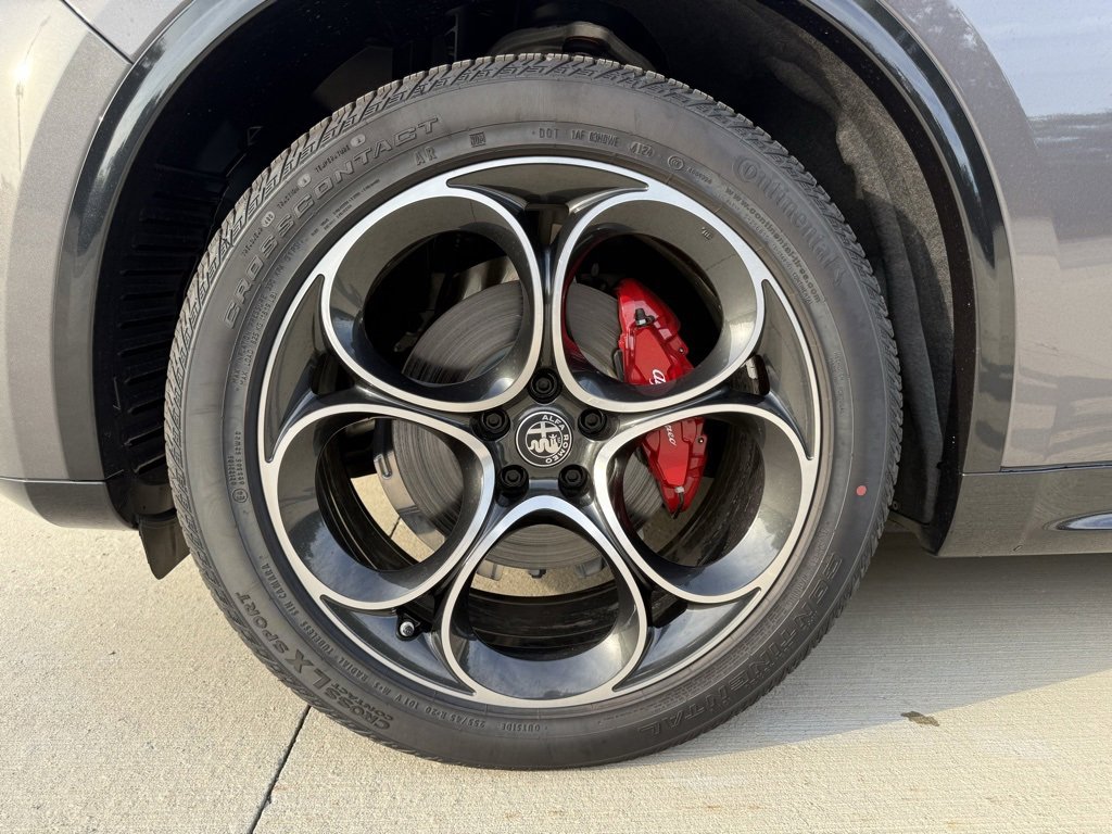 New 2025 Alfa Romeo Stelvio Sprint w/ Veloce Package image 9