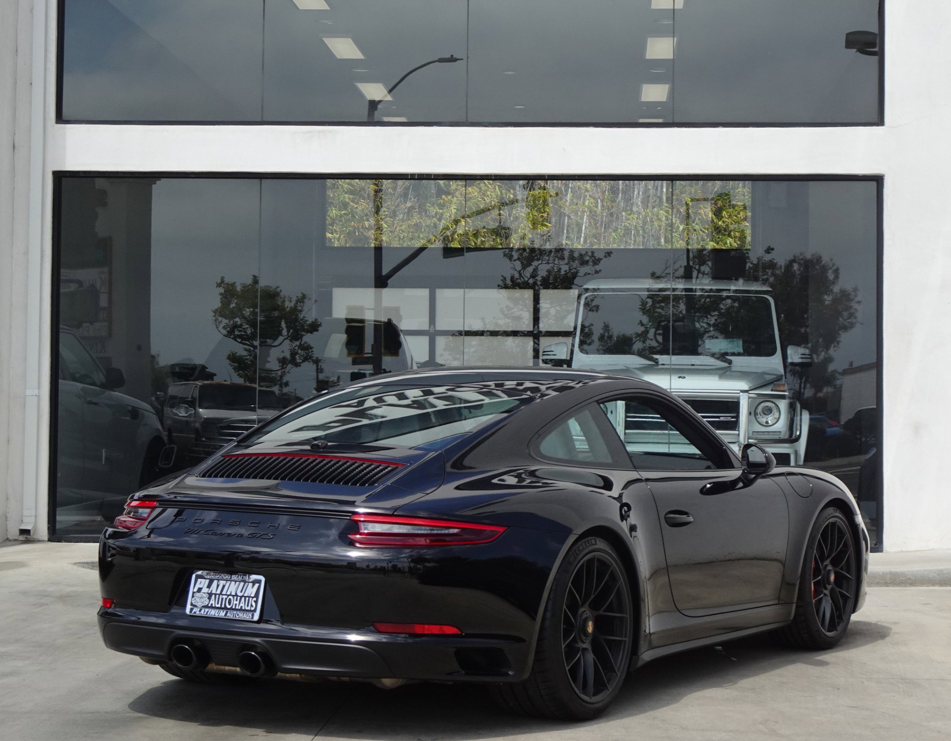 Used 2017 Porsche 911 Carrera GTS w/ GTS Interior Package RWD image 7