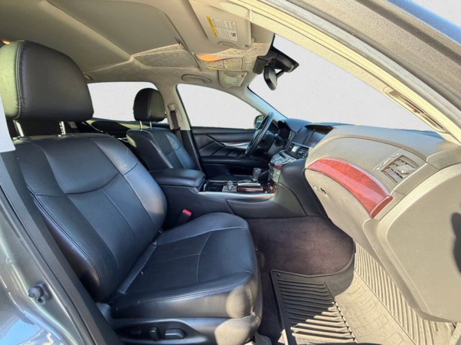 Used 2018 INFINITI Q70 L 3.7 image 20