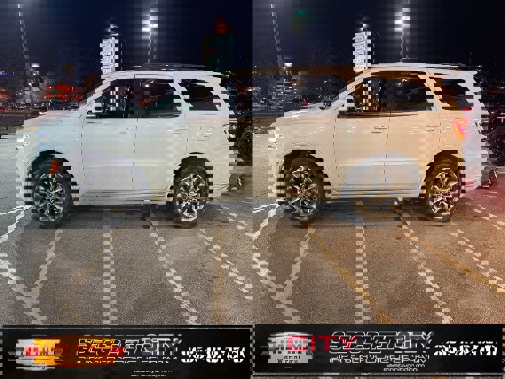 Used 2022 Dodge Durango SXT w/ Anodized Platinum Package image 4