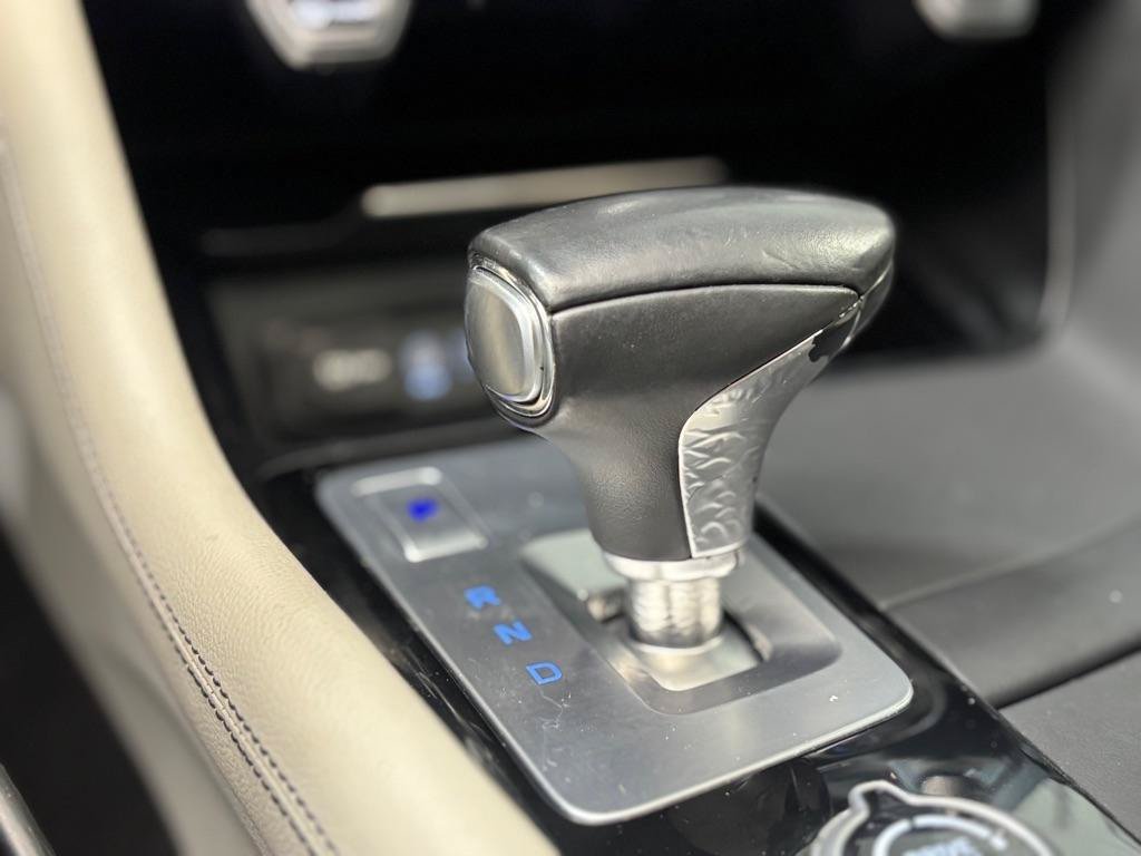 Used 2019 Genesis G70 2.0T Advanced RWD image 22
