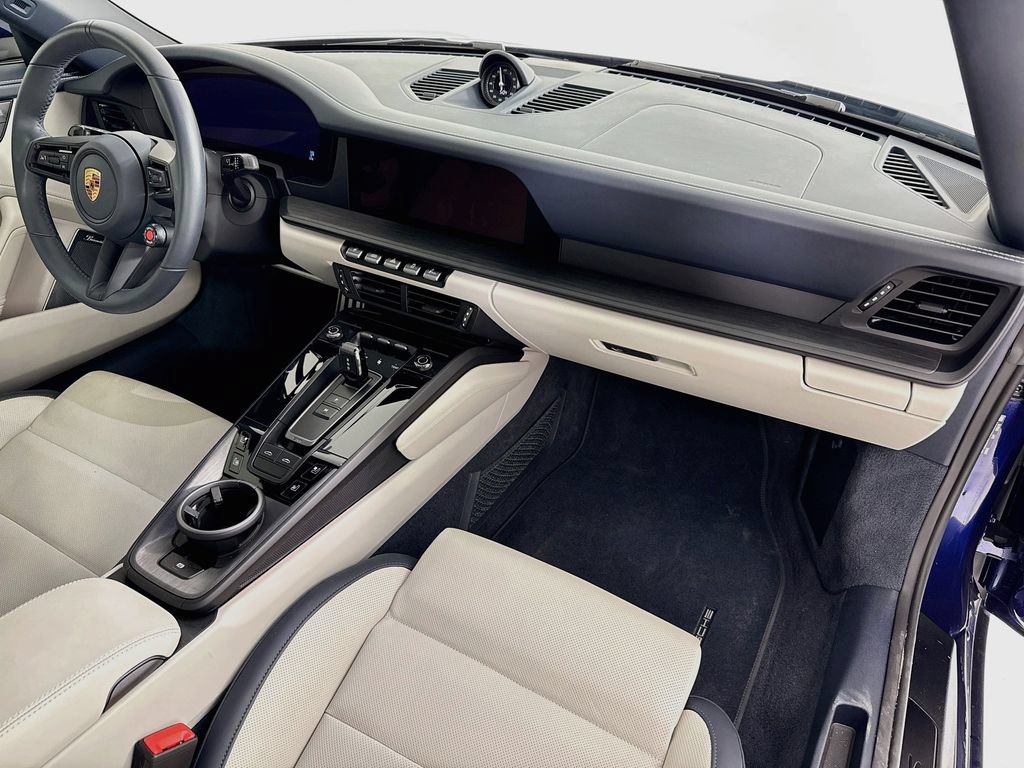Certified 2025 Porsche 911 Targa 4 GTS AWD/4WD image 29