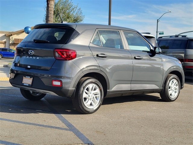 New 2026 Hyundai Venue SE image 2