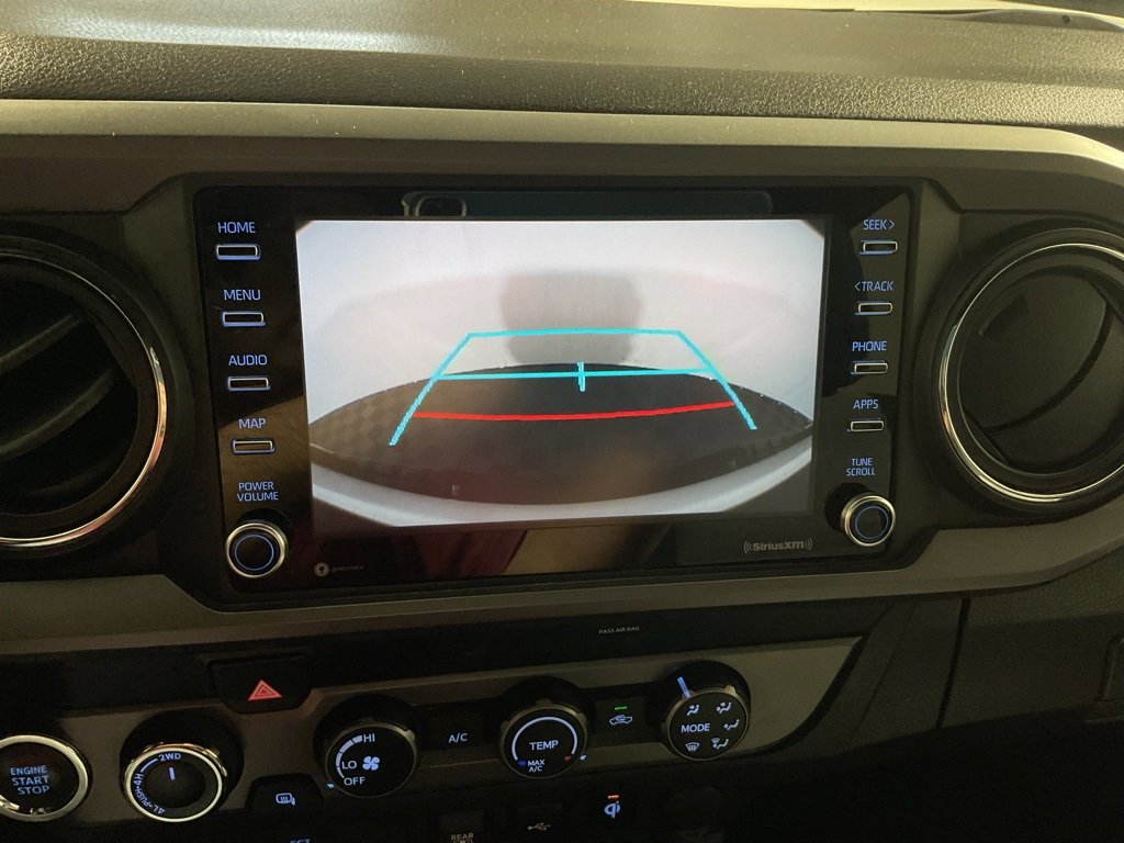 Used 2020 Toyota Tacoma TRD Off-Road image 2