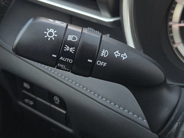 Used 2023 Toyota Highlander XLE AWD/4WD image 29