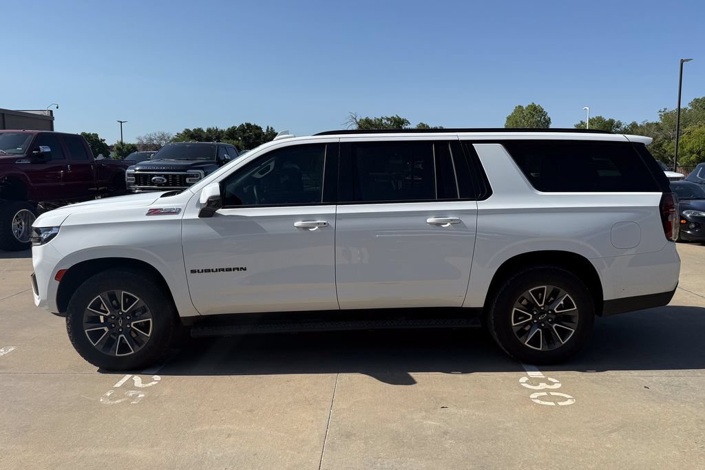 Used 2023 Chevrolet Suburban Z71 w/ Luxury Package AWD/4WD image 7