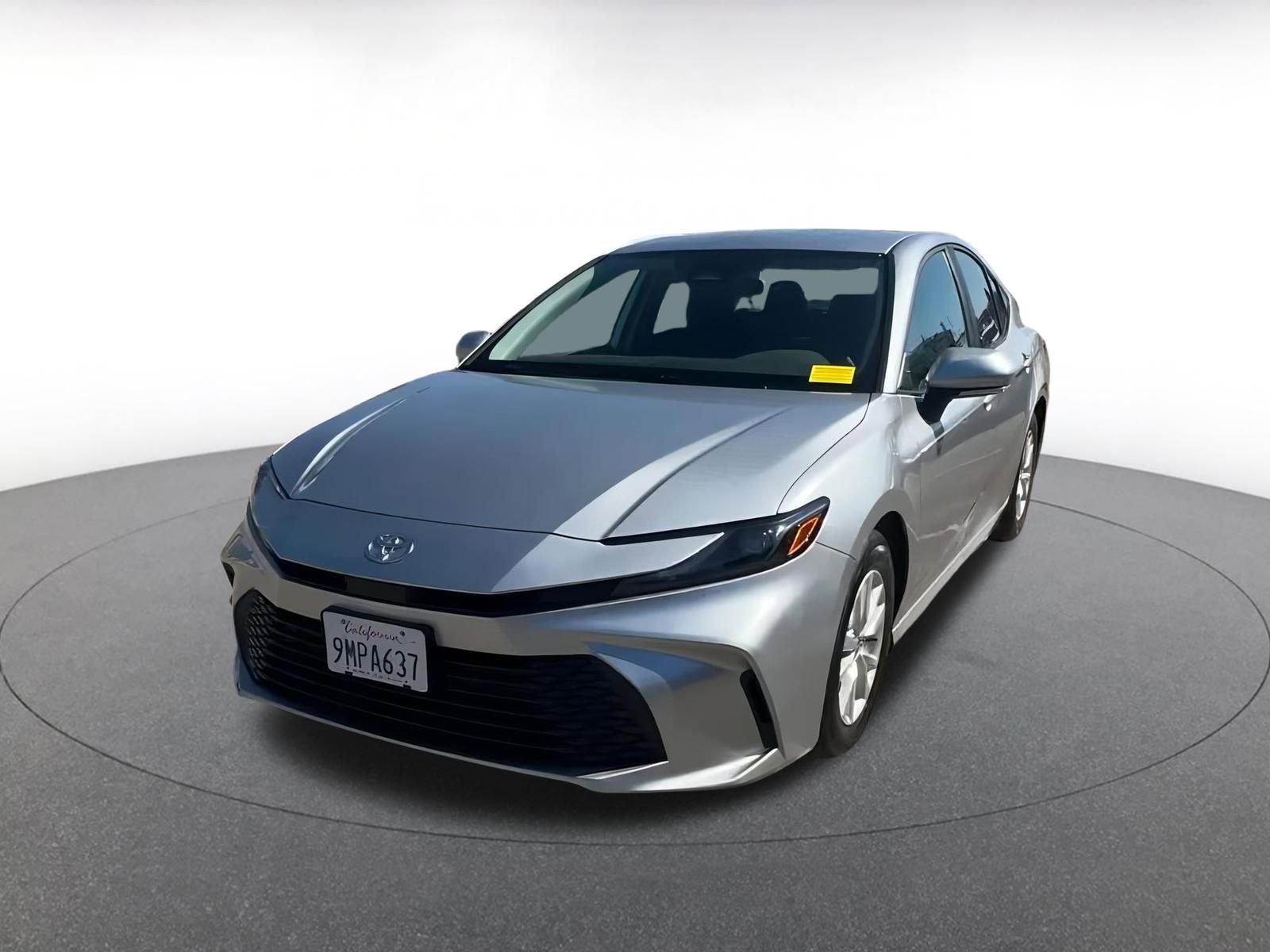 Used 2025 Toyota Camry LE image 7