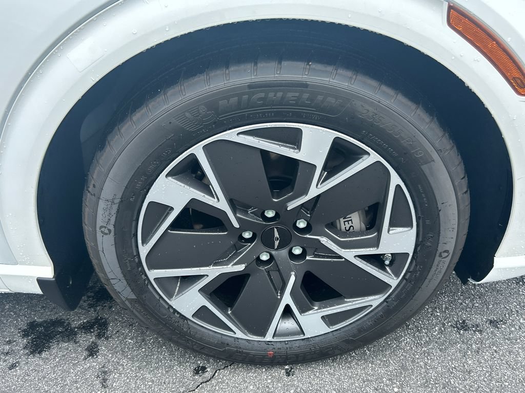 New 2026 Genesis GV60 RWD image 12