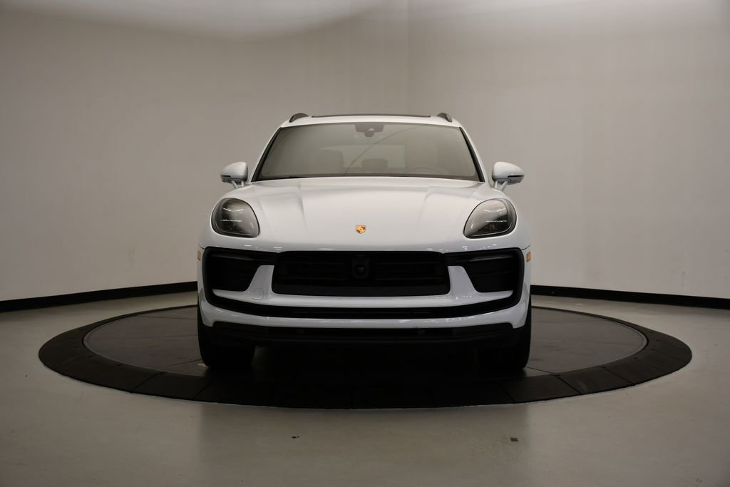 Certified 2025 Porsche Macan Turbo image 10