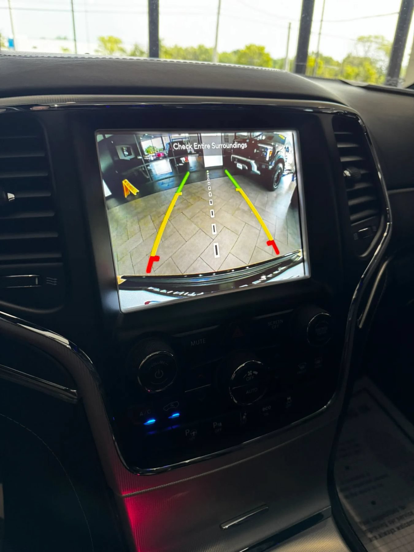 Used 2018 Jeep Grand Cherokee SRT AWD/4WD image 33