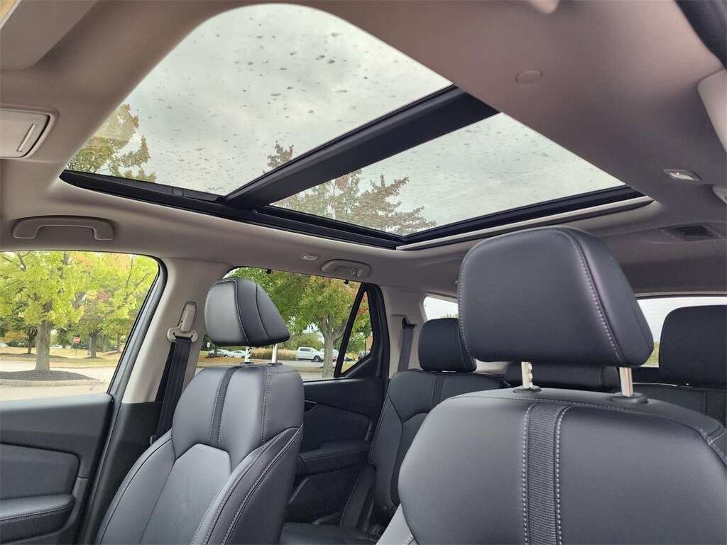 Certified 2024 Honda Pilot Touring image 9