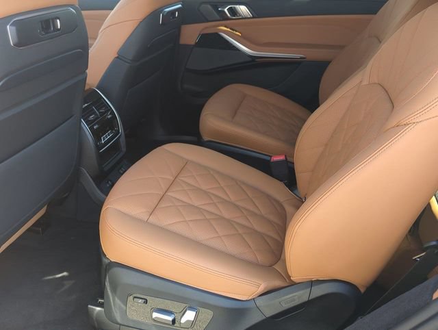 Used 2026 BMW X7 xDrive40i w/ M Sport Package AWD/4WD image 15