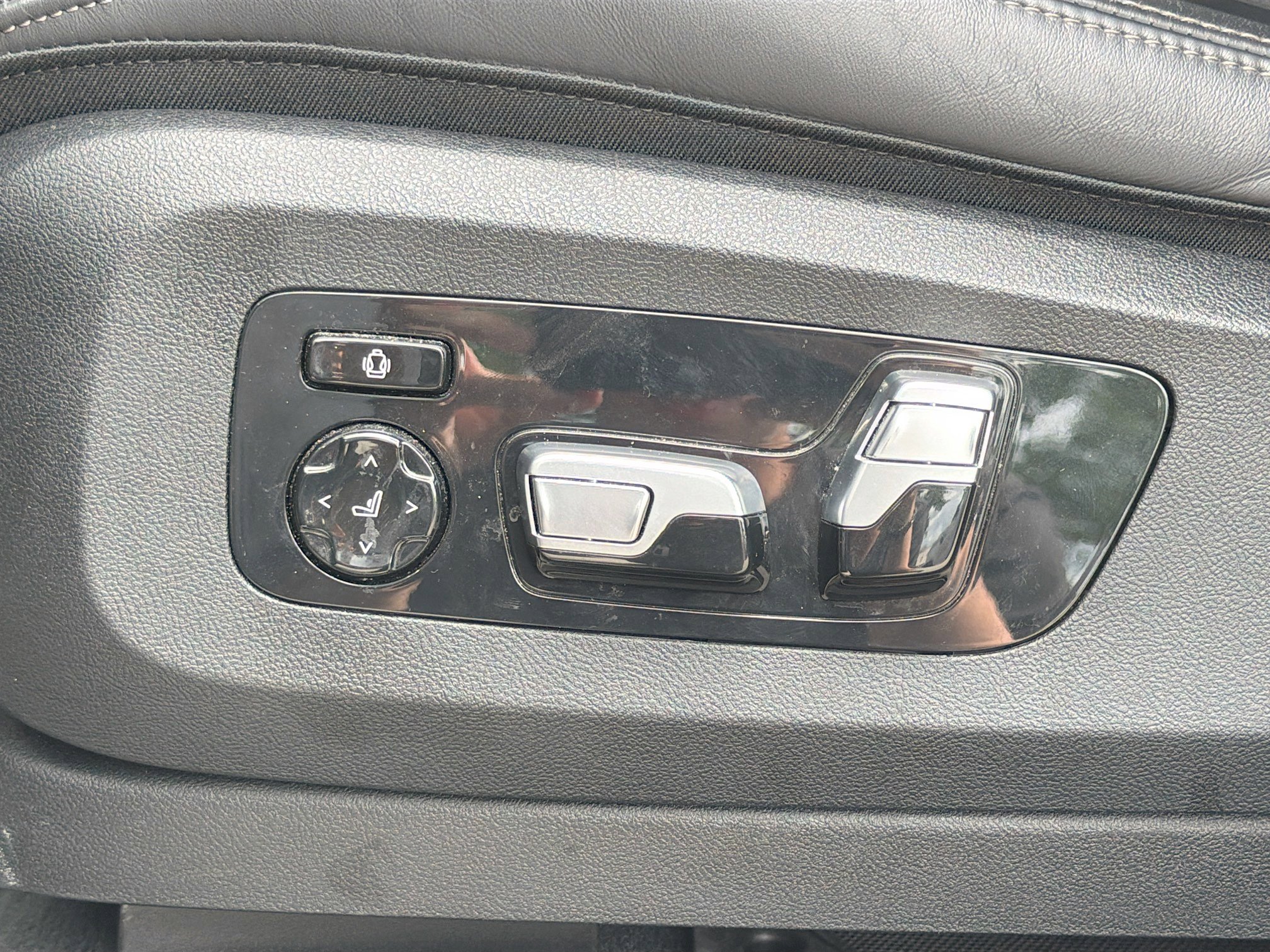 Used 2023 BMW X5 M50i w/ Executive Package AWD/4WD image 25