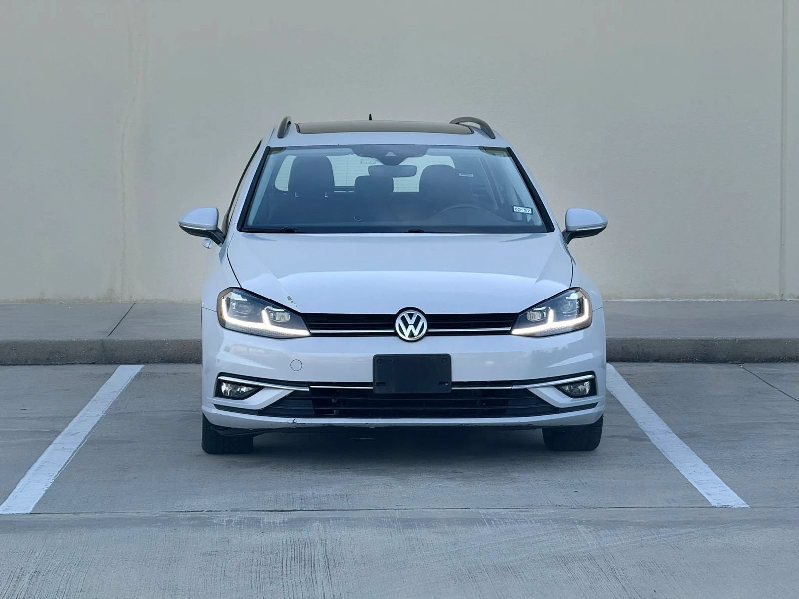 Used 2019 Volkswagen Golf SE FWD image 2