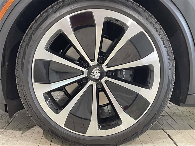 New 2025 Porsche Macan 4 Electric image 13