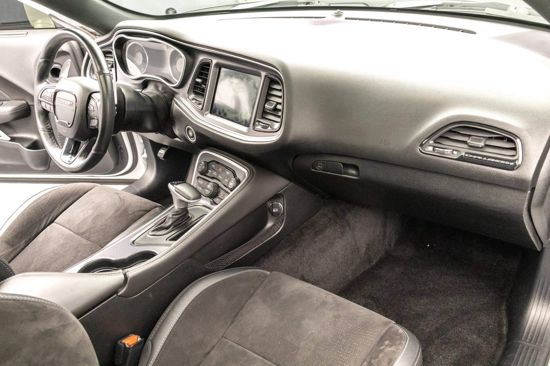 Used 2018 Dodge Challenger R/T Scat Pack w/ Leather Interior Group RWD image 34