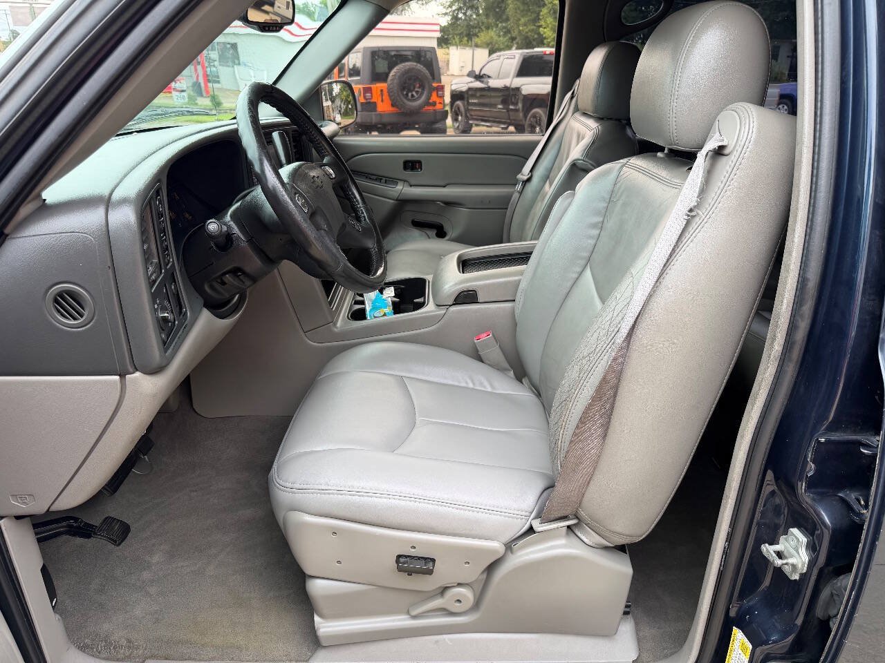 Used 2006 Chevrolet Avalanche Z71 w/ Sun And Sound Package AWD/4WD image 11