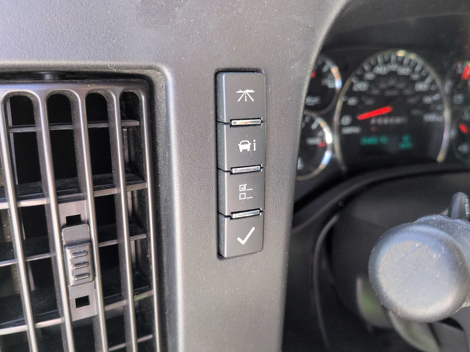 Used 2025 Chevrolet Express 3500 Extended w/ Driver Convenience Package RWD image 15