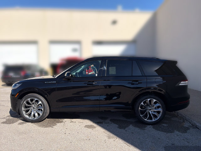 New 2027 Lincoln Aviator AWD w/ Jet Appearance Package image 10