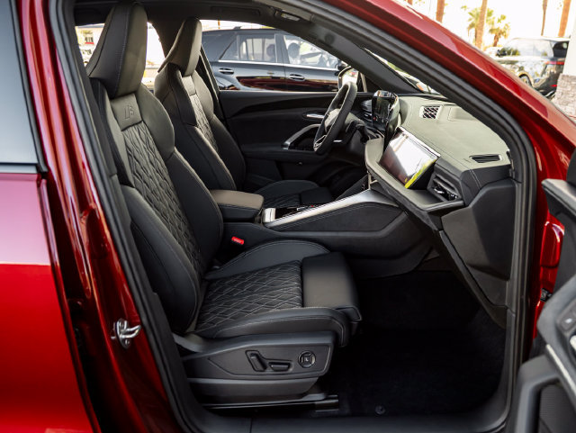 New 2026 Audi SQ5 Prestige AWD/4WD image 37