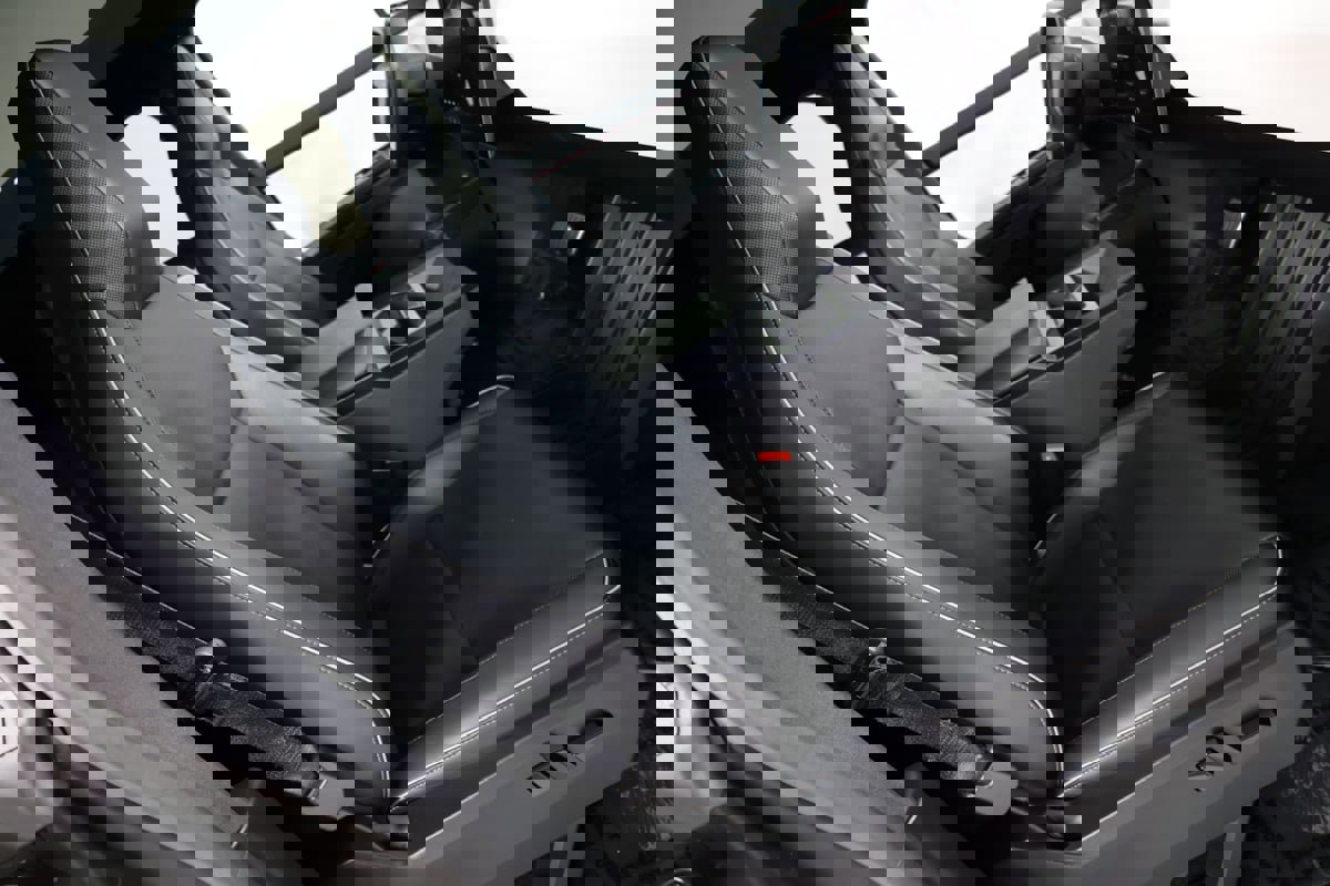 Used 2024 Tesla Cybertruck AWD Crew Cab image 27