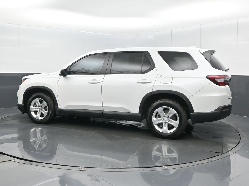 Used 2024 Honda Pilot LX image 13