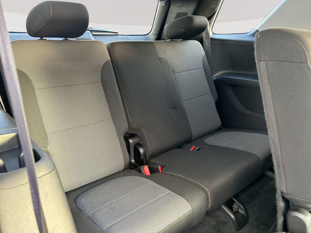 Used 2021 Chevrolet Traverse LS AWD/4WD image 27