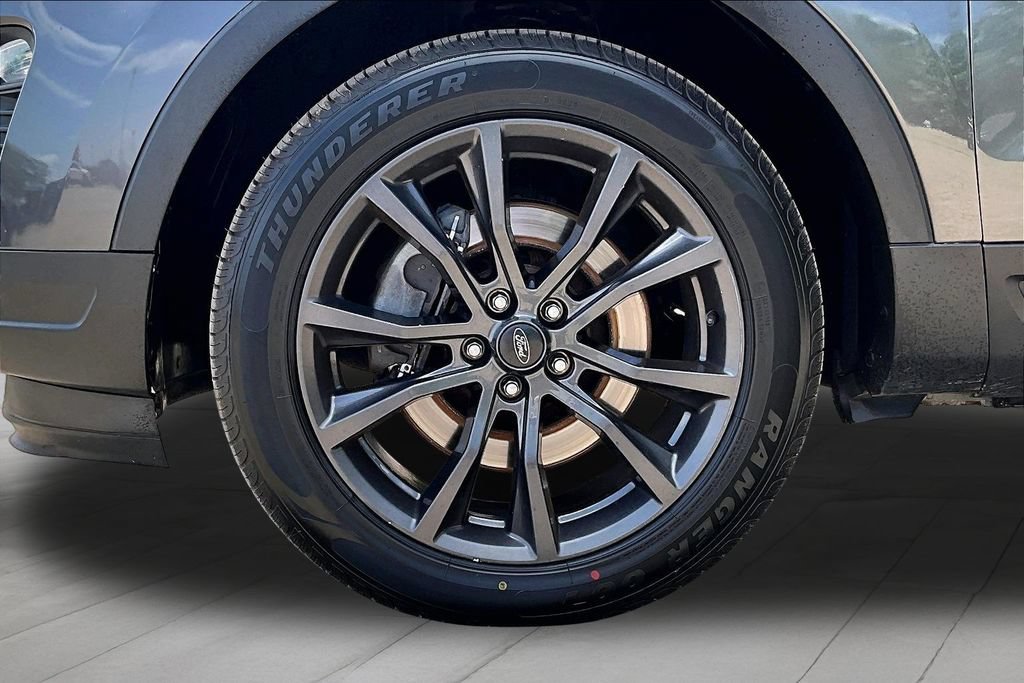 Used 2018 Ford Explorer XLT w/ XLT Appearance Package AWD/4WD image 9