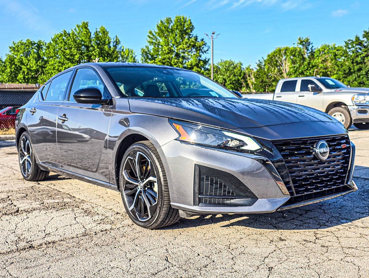 Used 2025 Nissan Altima 2.5 SR FWD image 1