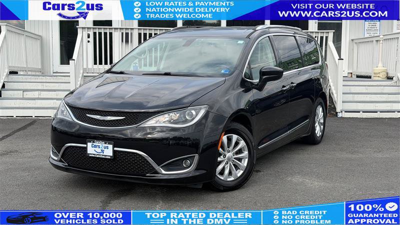 Used 2018 Chrysler Pacifica Touring-L FWD image 1