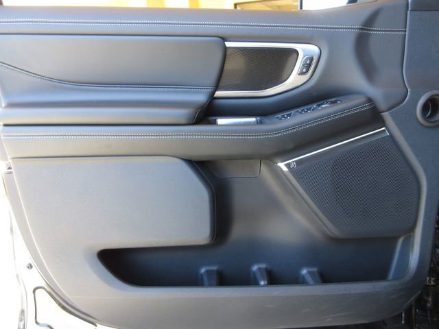 New 2026 Ford Expedition Platinum w/ Stealth Appearance Package AWD/4WD image 9