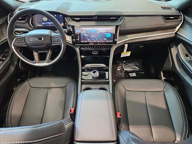 New 2026 Jeep Grand Cherokee Limited w/ Limited Altitude Package AWD/4WD image 15