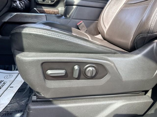 Used 2022 GMC Sierra 3500 Denali AWD/4WD image 12
