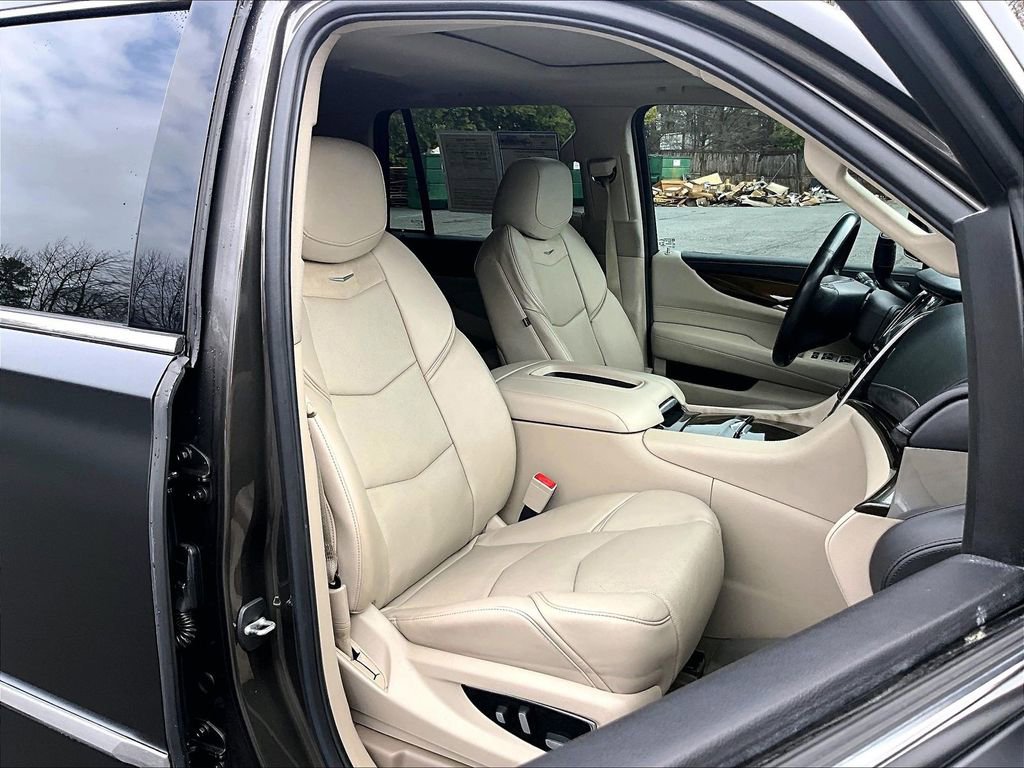 Certified 2020 Cadillac Escalade Luxury image 15