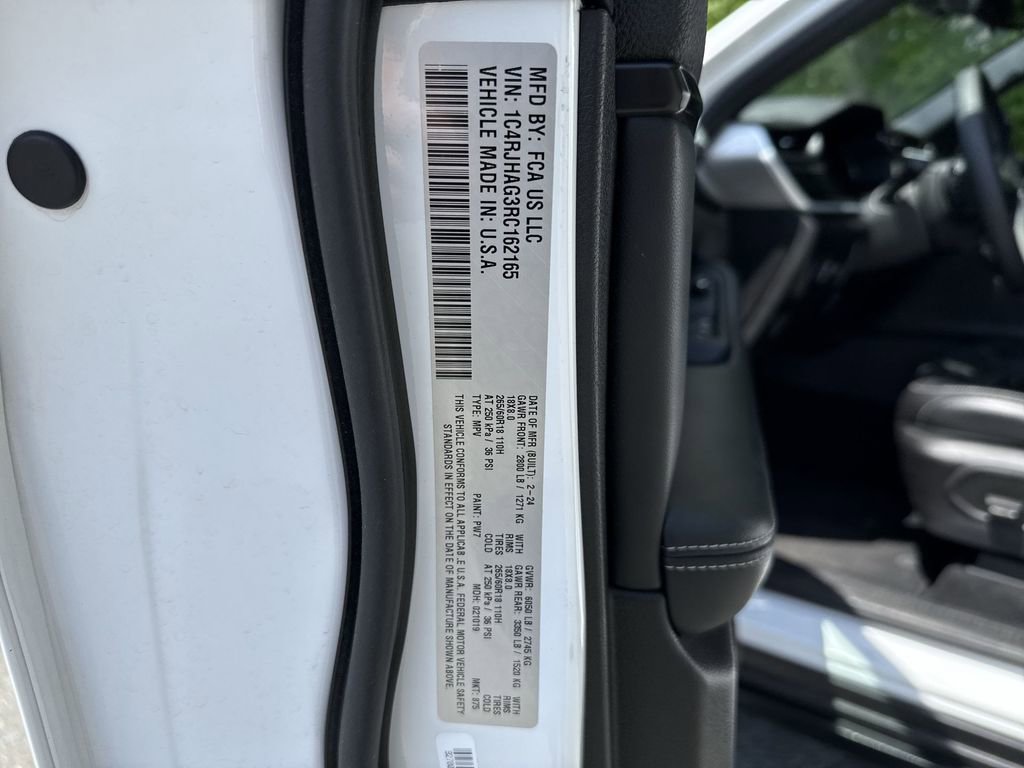 Used 2024 Jeep Grand Cherokee Altitude image 33