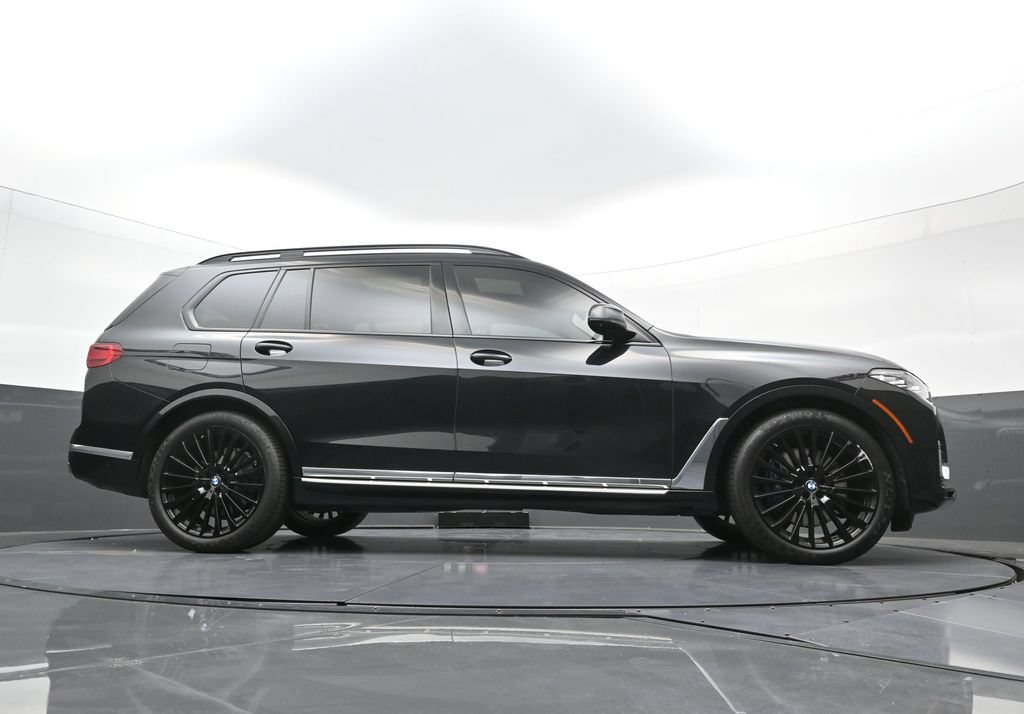 Used 2022 BMW X7 xDrive40i w/ Executive Package AWD/4WD image 30
