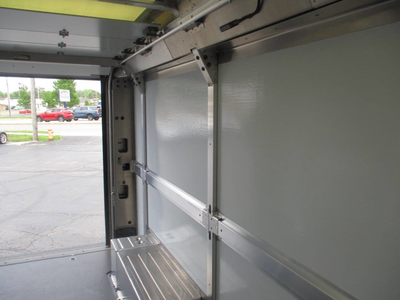 Used 2024 Chevrolet Brightdrop 600 w/ Commercial Equipment Package AWD/4WD image 31