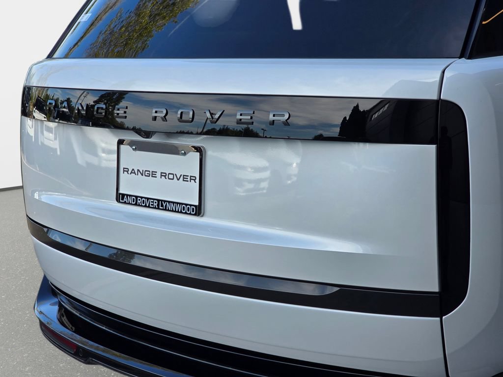 New 2026 Land Rover Range Rover Long Wheelbase SE AWD/4WD image 35