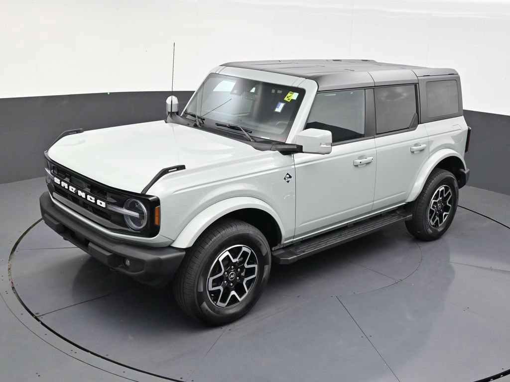 Used 2022 Ford Bronco Outer Banks AWD/4WD image 12