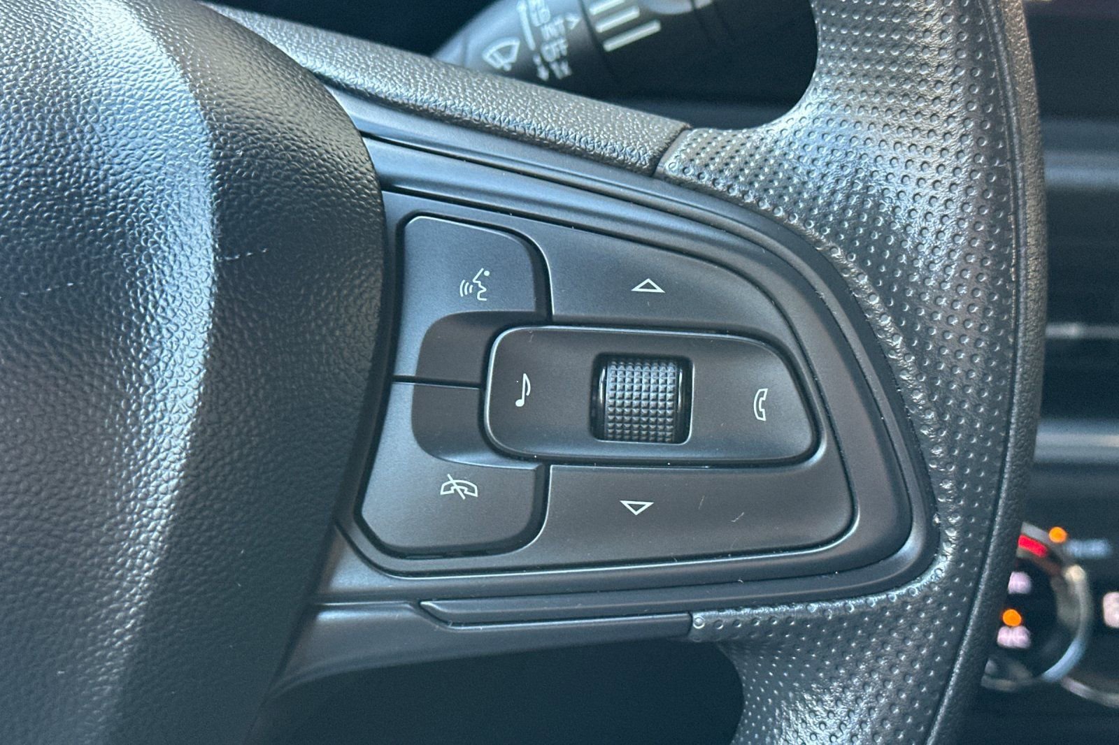 Certified 2024 Buick Envista Preferred w/ Advanced Safety Package image 32