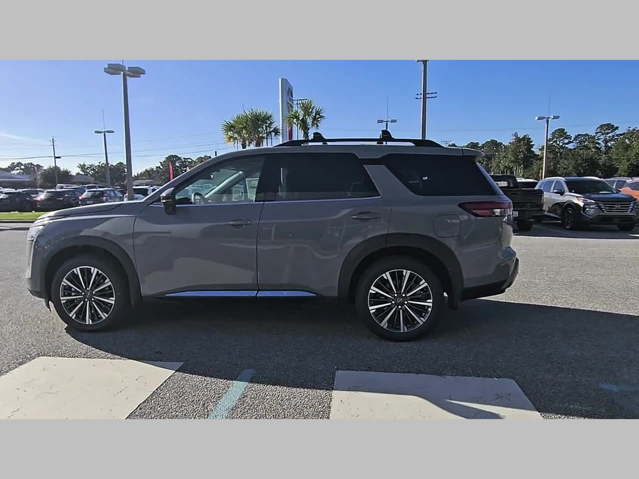 New 2026 Nissan Pathfinder Platinum FWD image 24