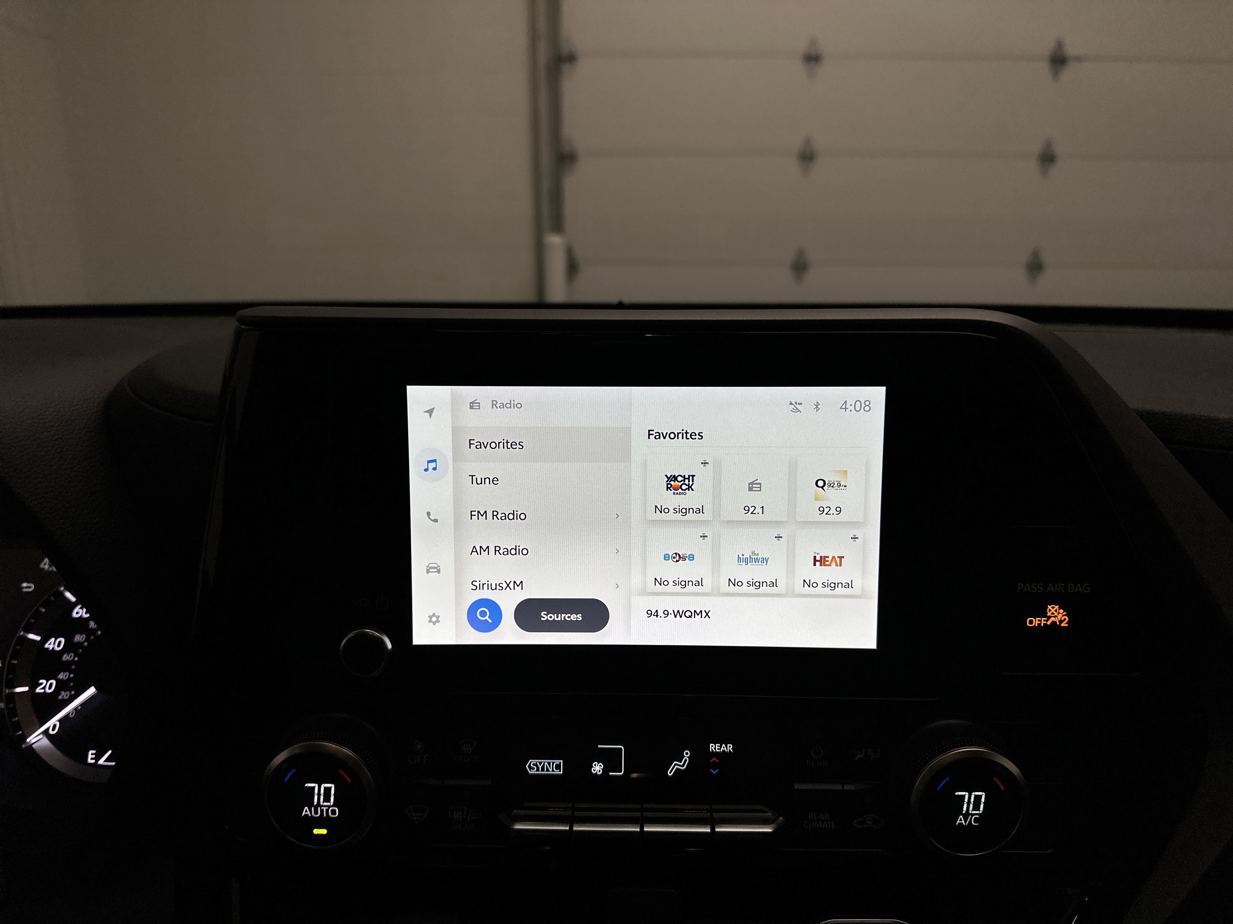 Used 2023 Toyota Highlander LE FWD image 32