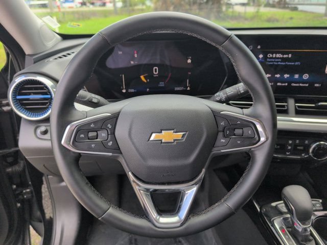 Used 2025 Chevrolet Trax LT w/ LT Convenience Package FWD image 22