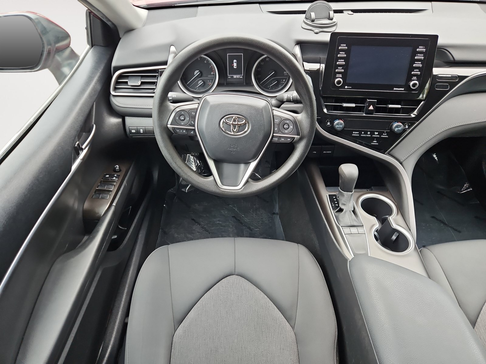 Used 2022 Toyota Camry LE FWD image 11