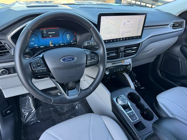 Used 2025 Ford Escape SE w/ PHEV Premium Package FWD image 11