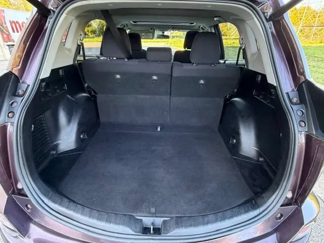 Used 2016 Toyota RAV4 XLE AWD/4WD image 23