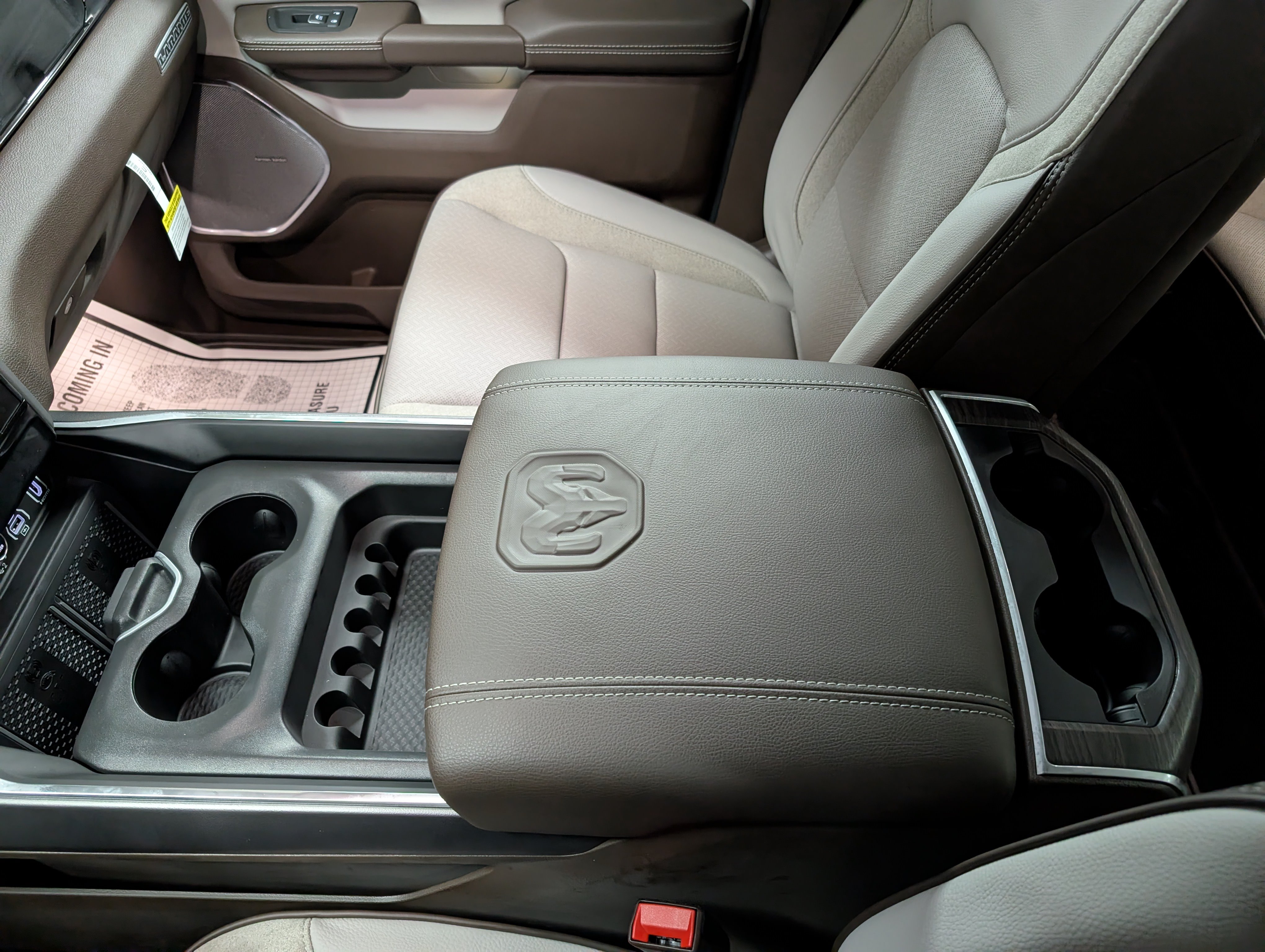 New 2026 RAM 1500 Laramie AWD/4WD image 15