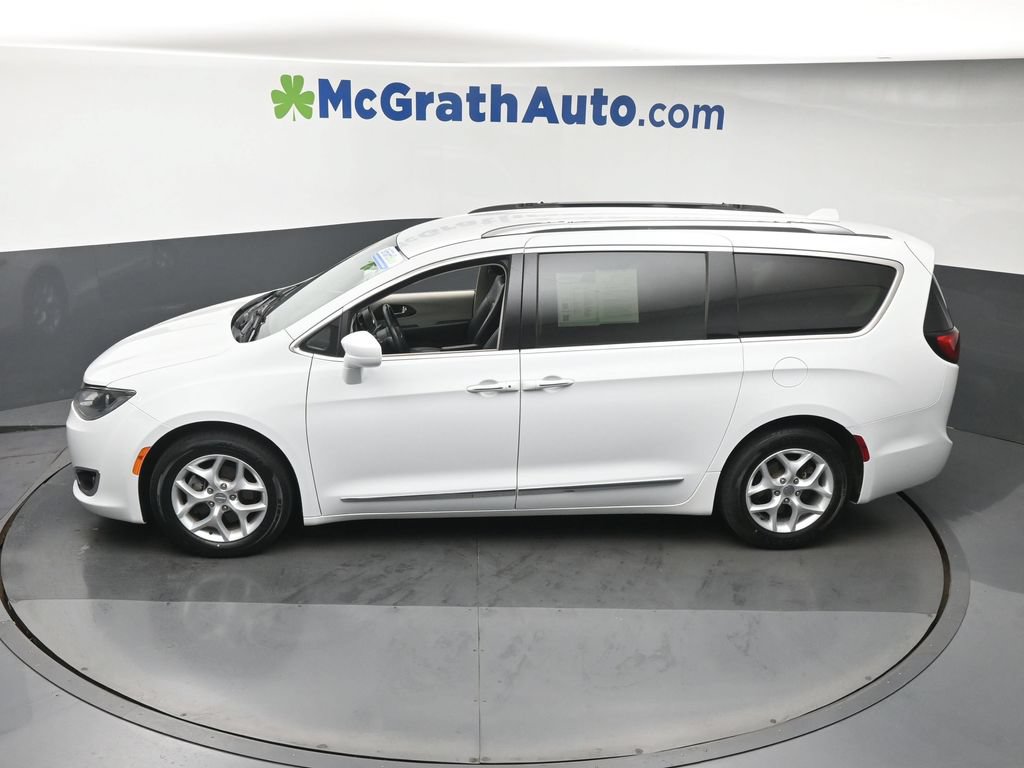 Used 2018 Chrysler Pacifica Touring-L Plus w/ Tire & Wheel Group FWD image 24