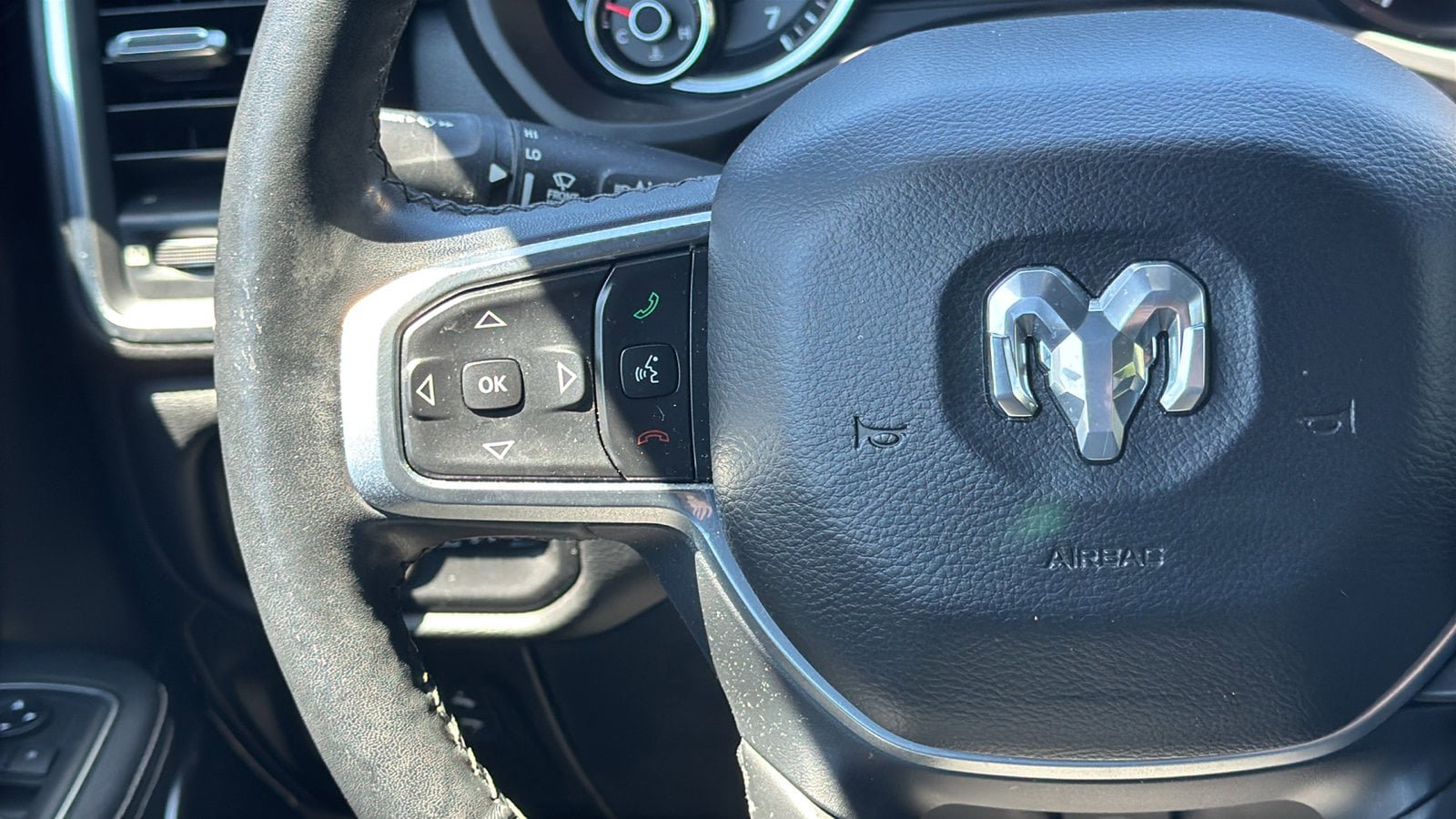 Used 2019 RAM 1500 Laramie w/ Sport Appearance Package AWD/4WD image 22